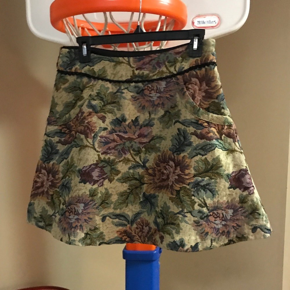 GORGEOUS SKIRT